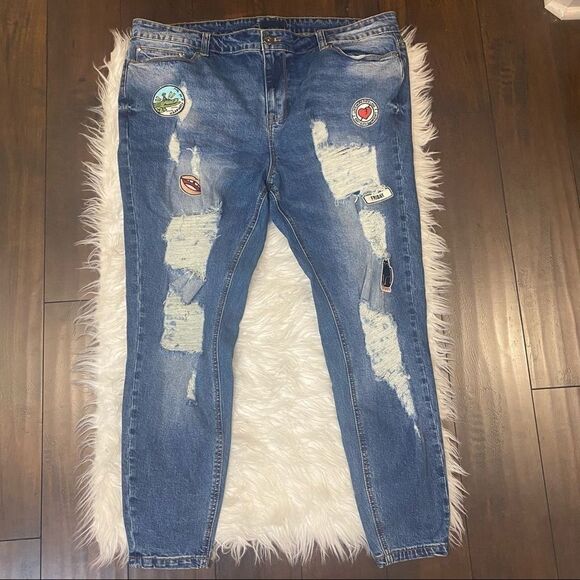 Rush Distressed Jeans with patches - Picture 1 of 7